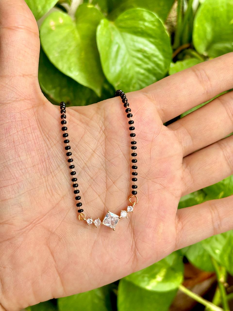 Visu elegant mangalsutra