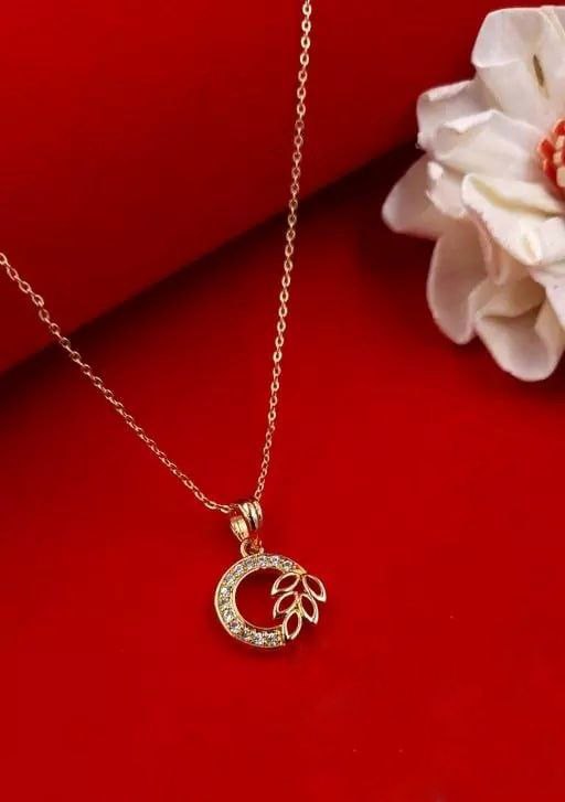 Halo Leaf Pattern Pendant Chain