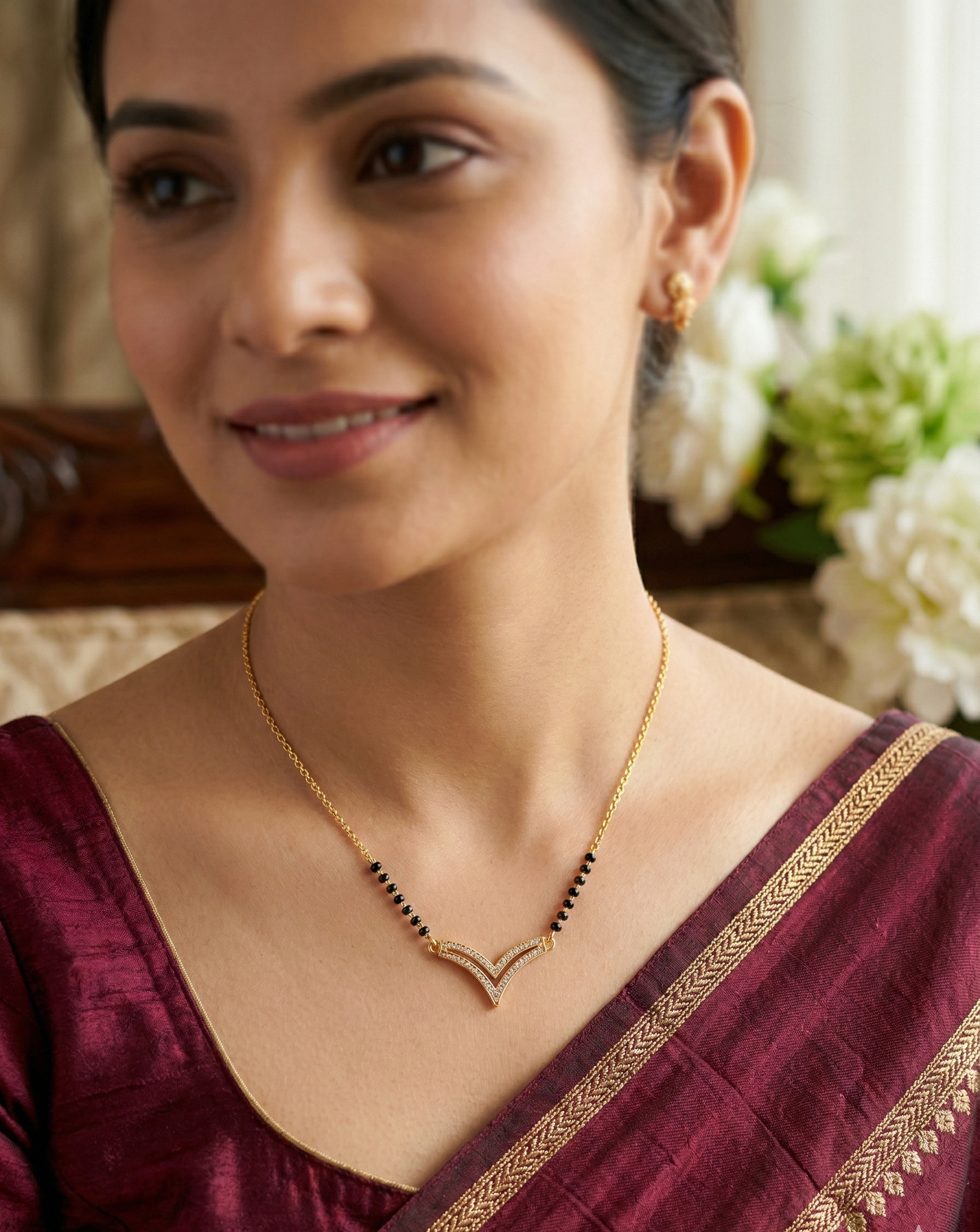 Aura V modern mangalsutra
