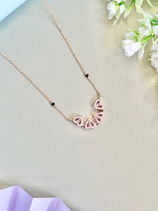 Clower Magnet Mangalsutra