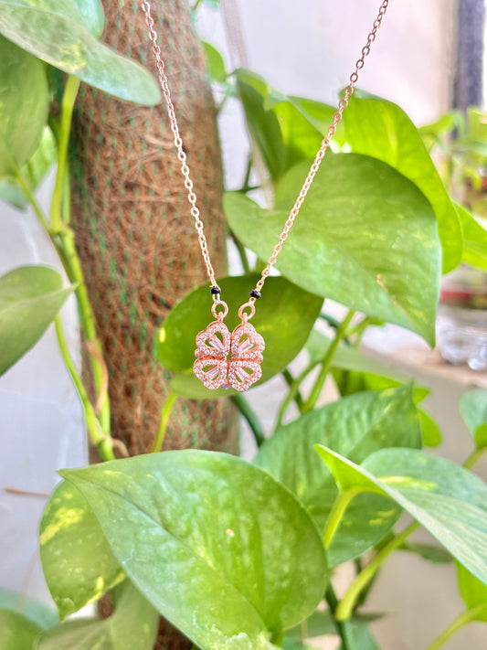 Clower Magnet minimal mangalsutra