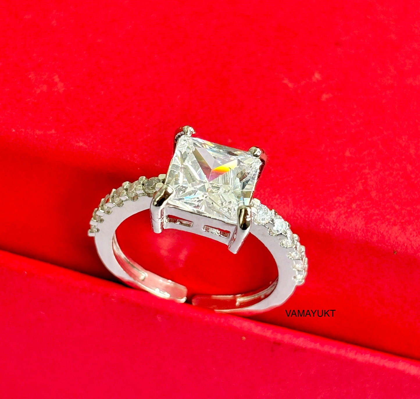 Luster solitaire ring  silver
