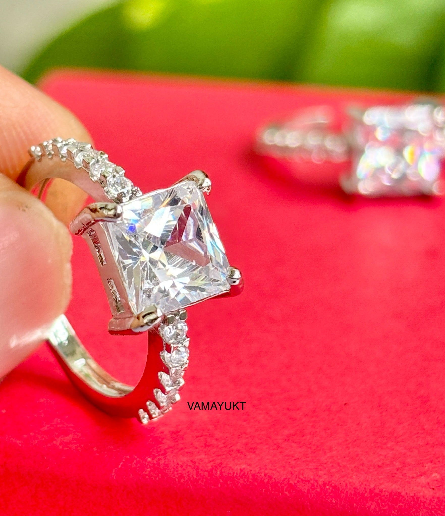 Luster solitaire ring  silver