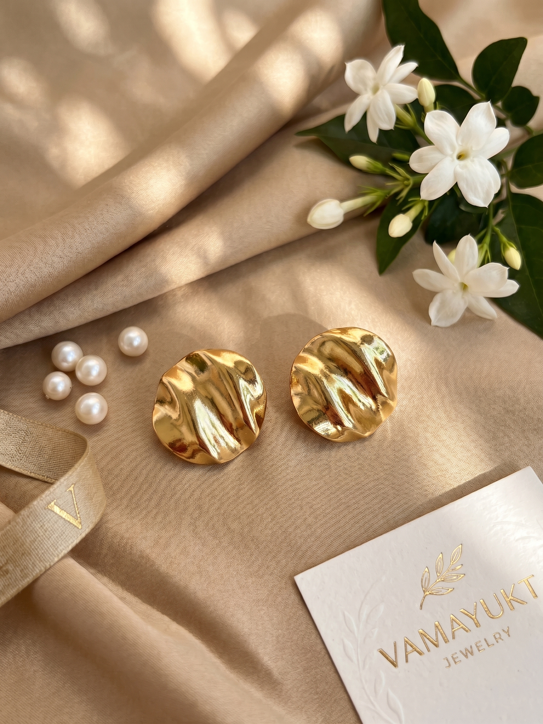 Melted gold Round earring