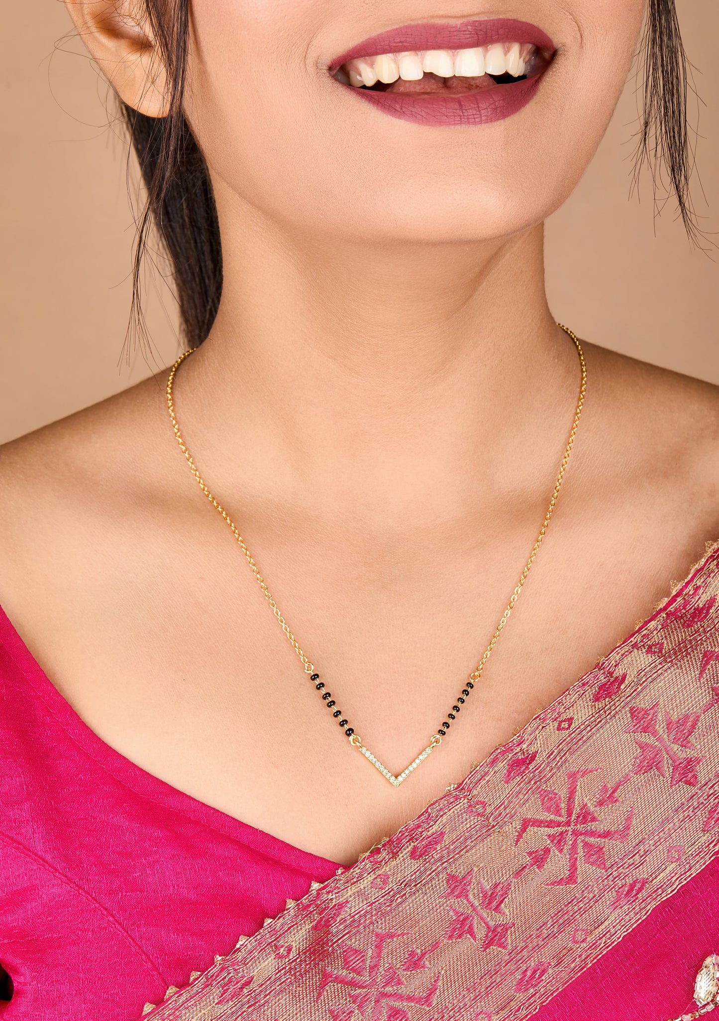 Modern V mangalsutra