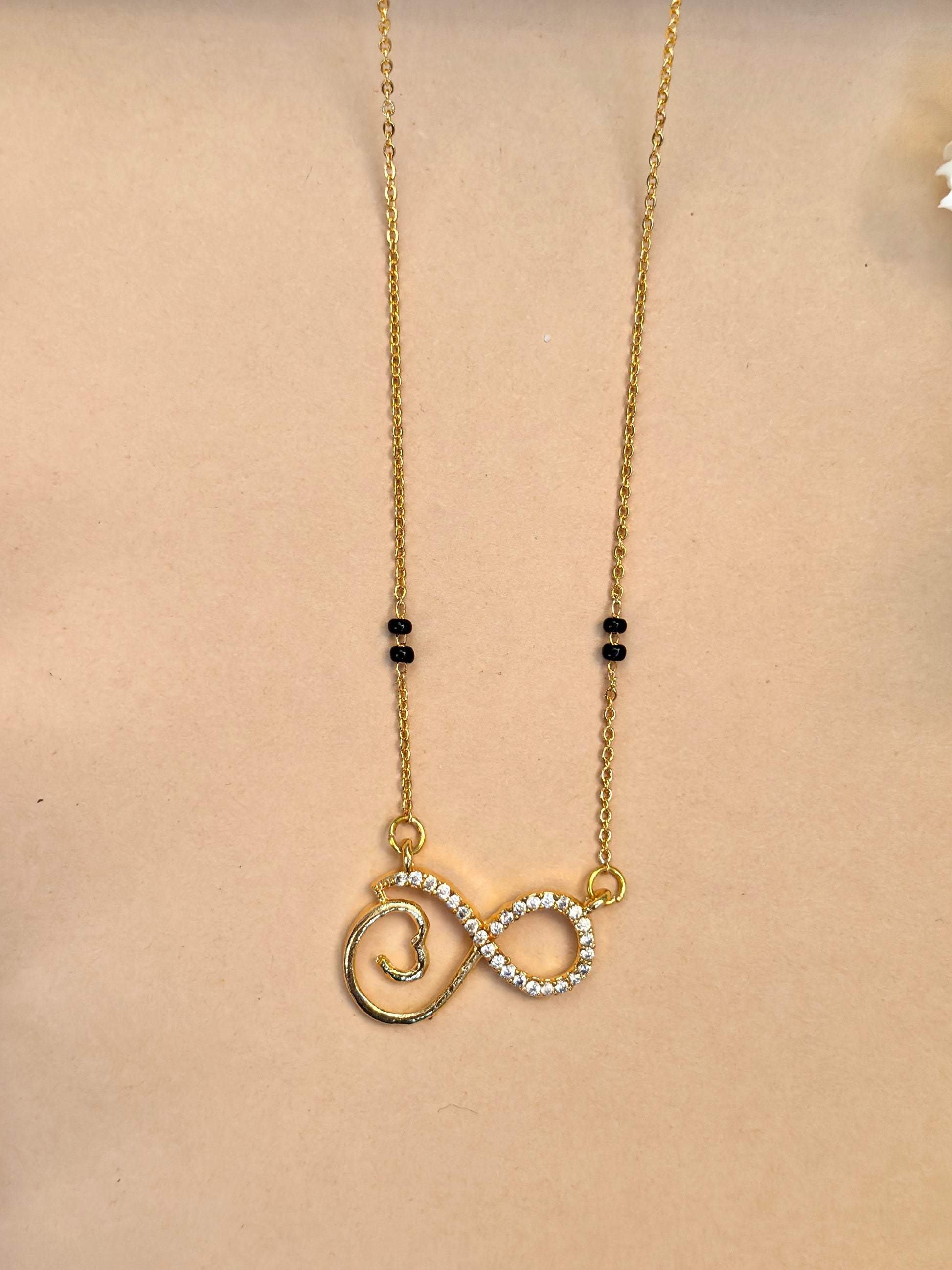 Modern  infinity heart  mg