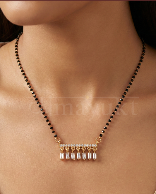 Mrinal hanging elegant mangalsutra