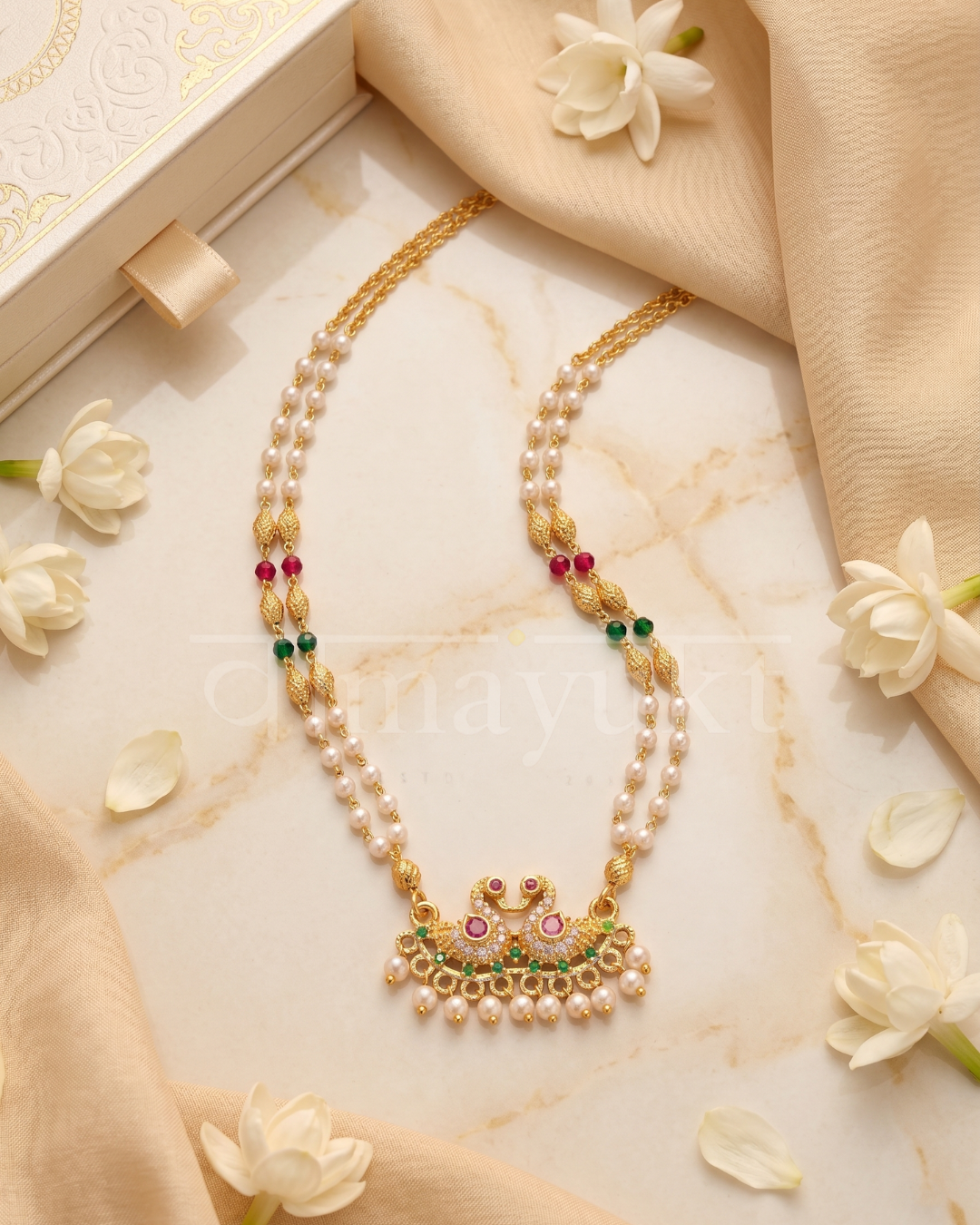 Peacock pearl necklace