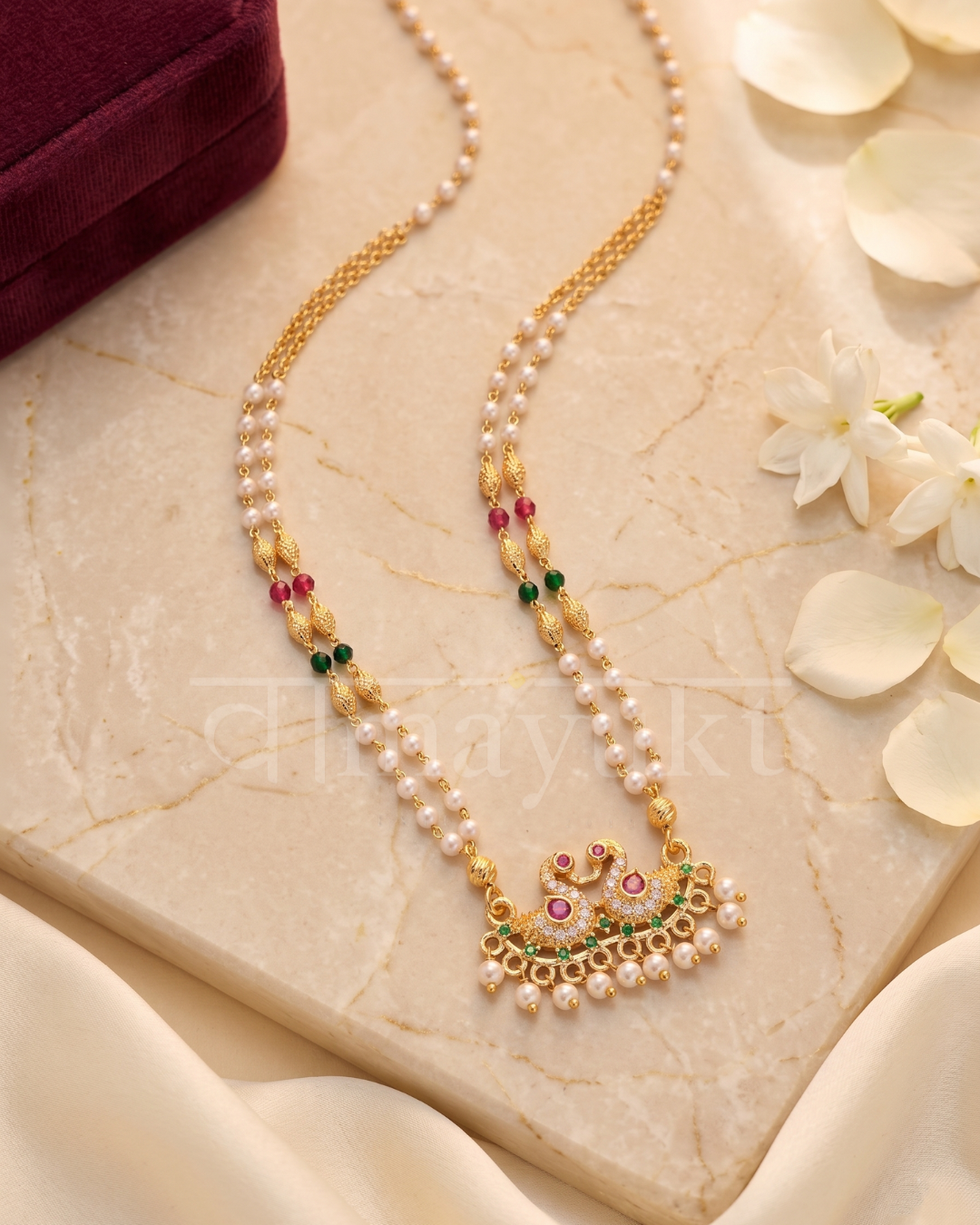 Peacock pearl necklace