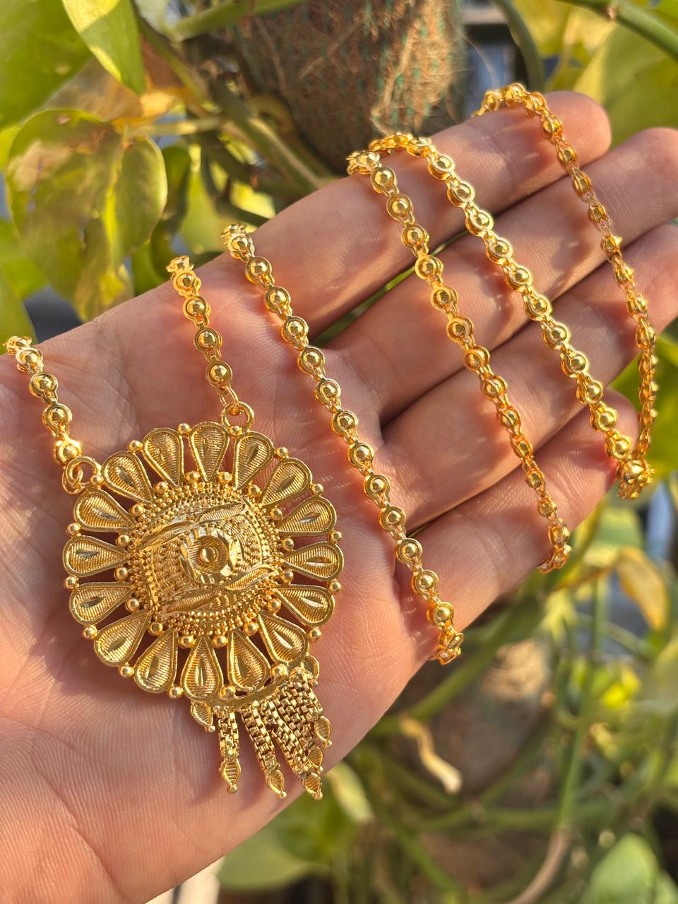 Royal gold necklace