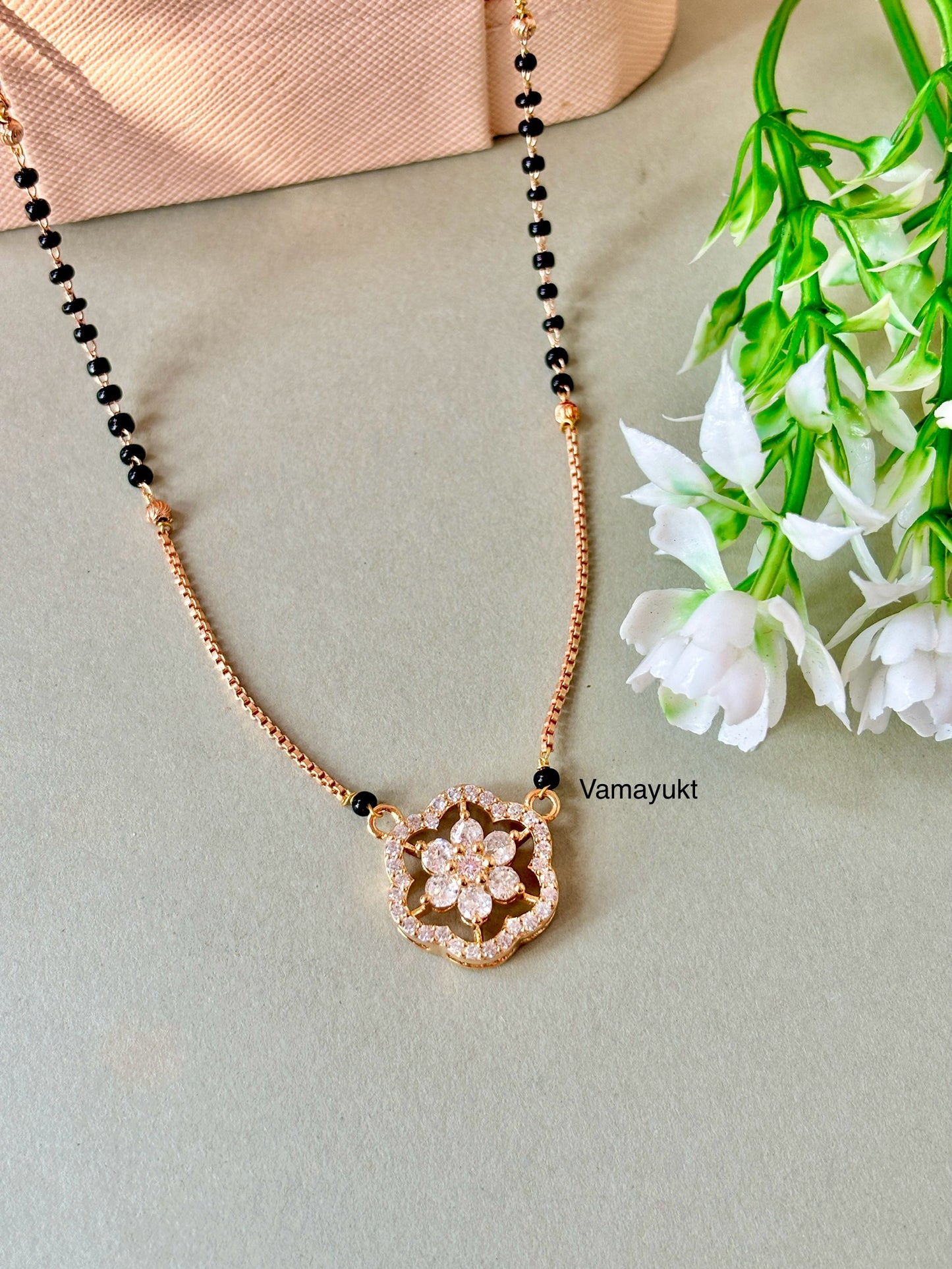 Roza modern mangalsutra