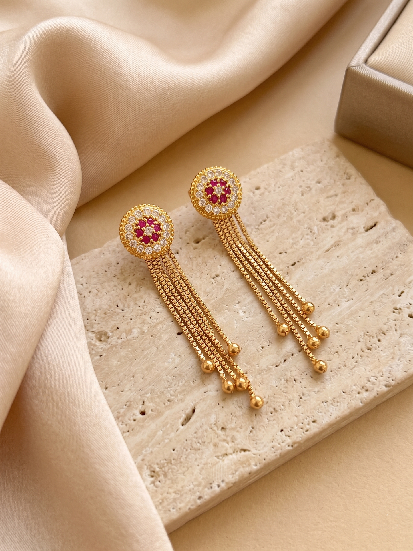 Ruhi Gold strings earring