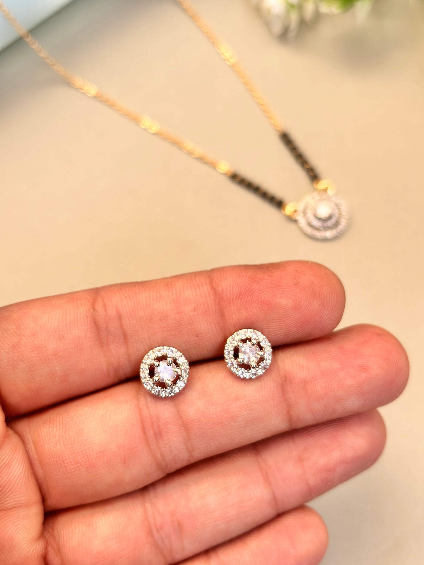 SHalo Modern Mangalsutra Set gold