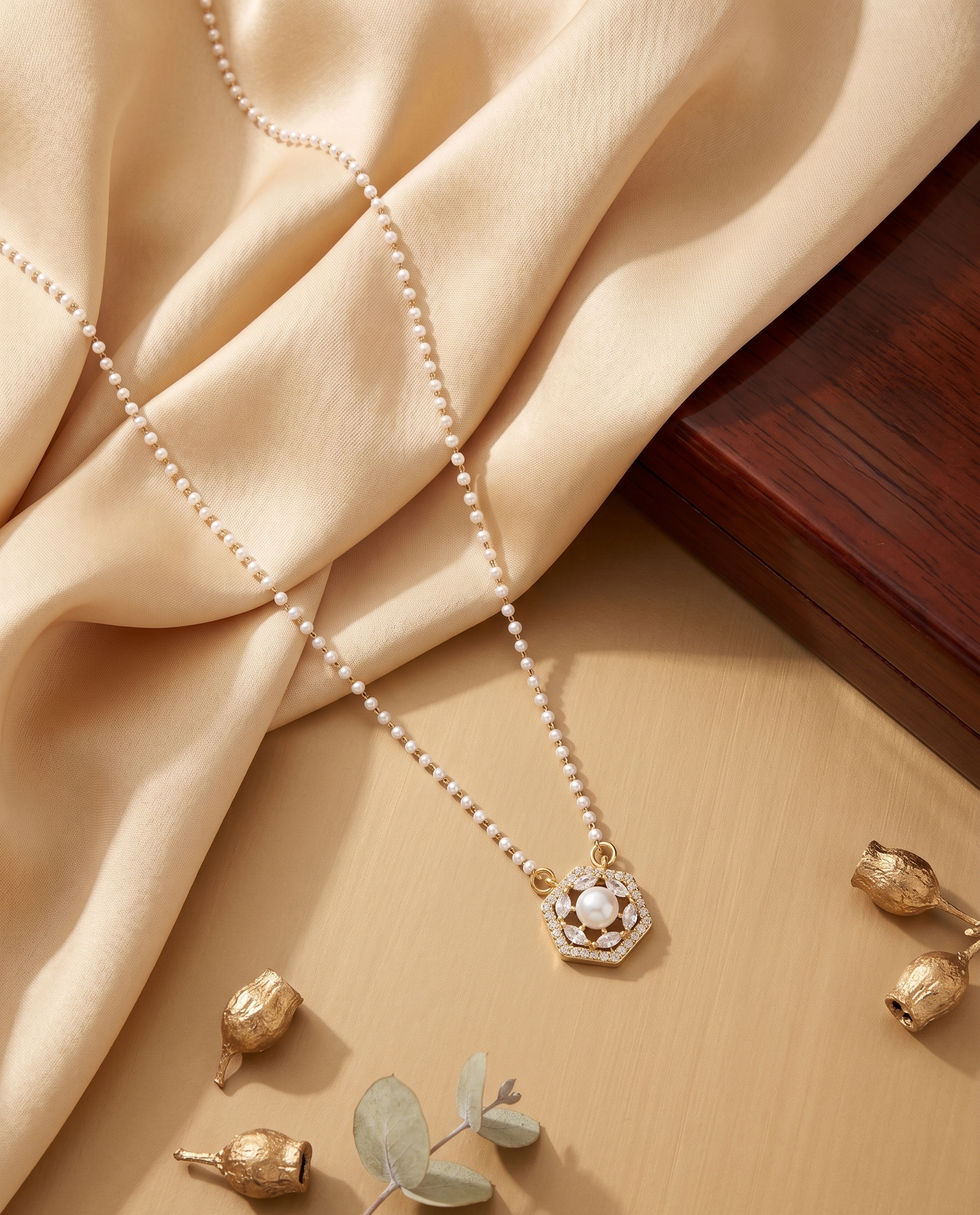 Sasha pearl necklace