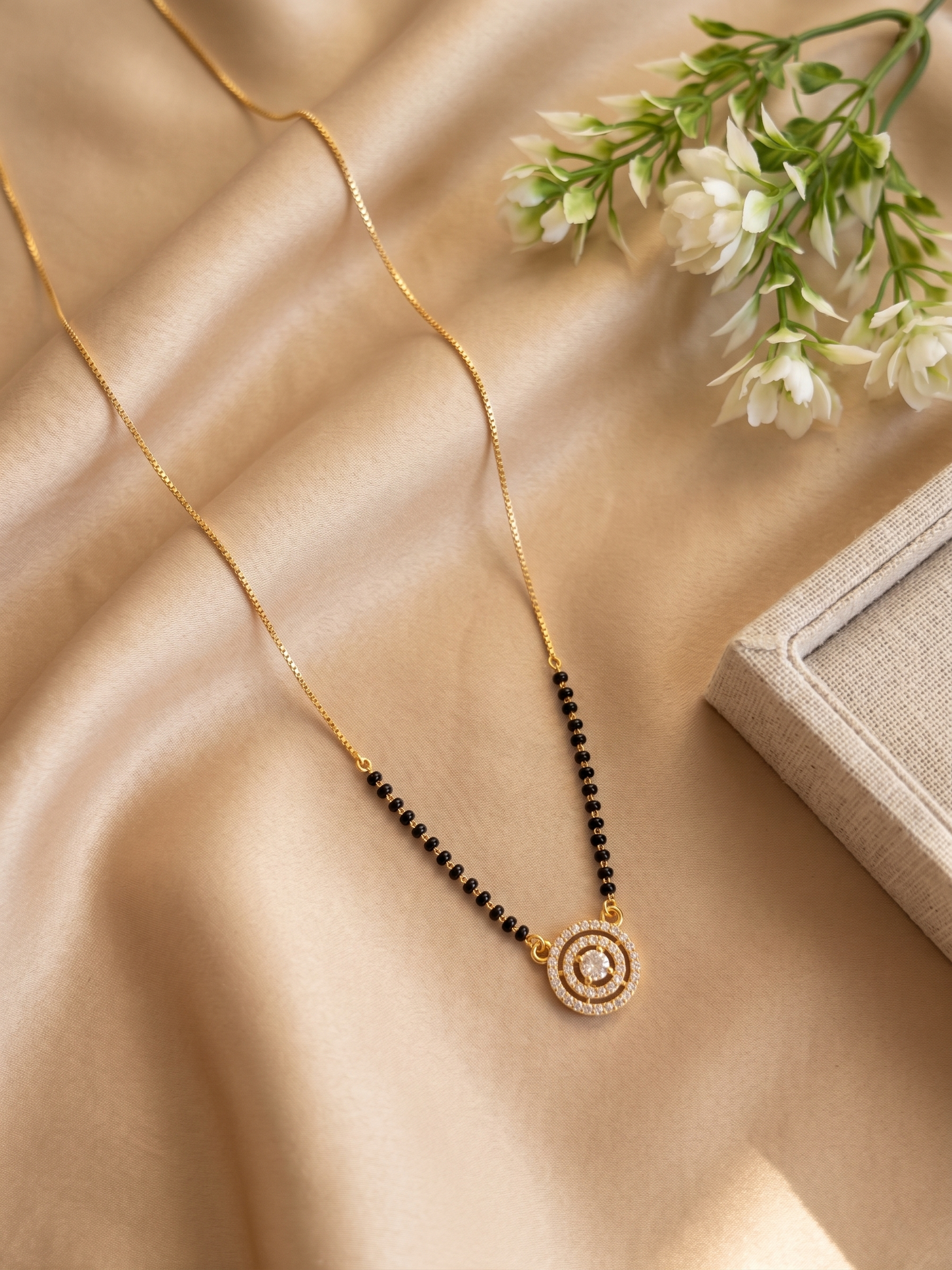 Solo modern mangalsutra