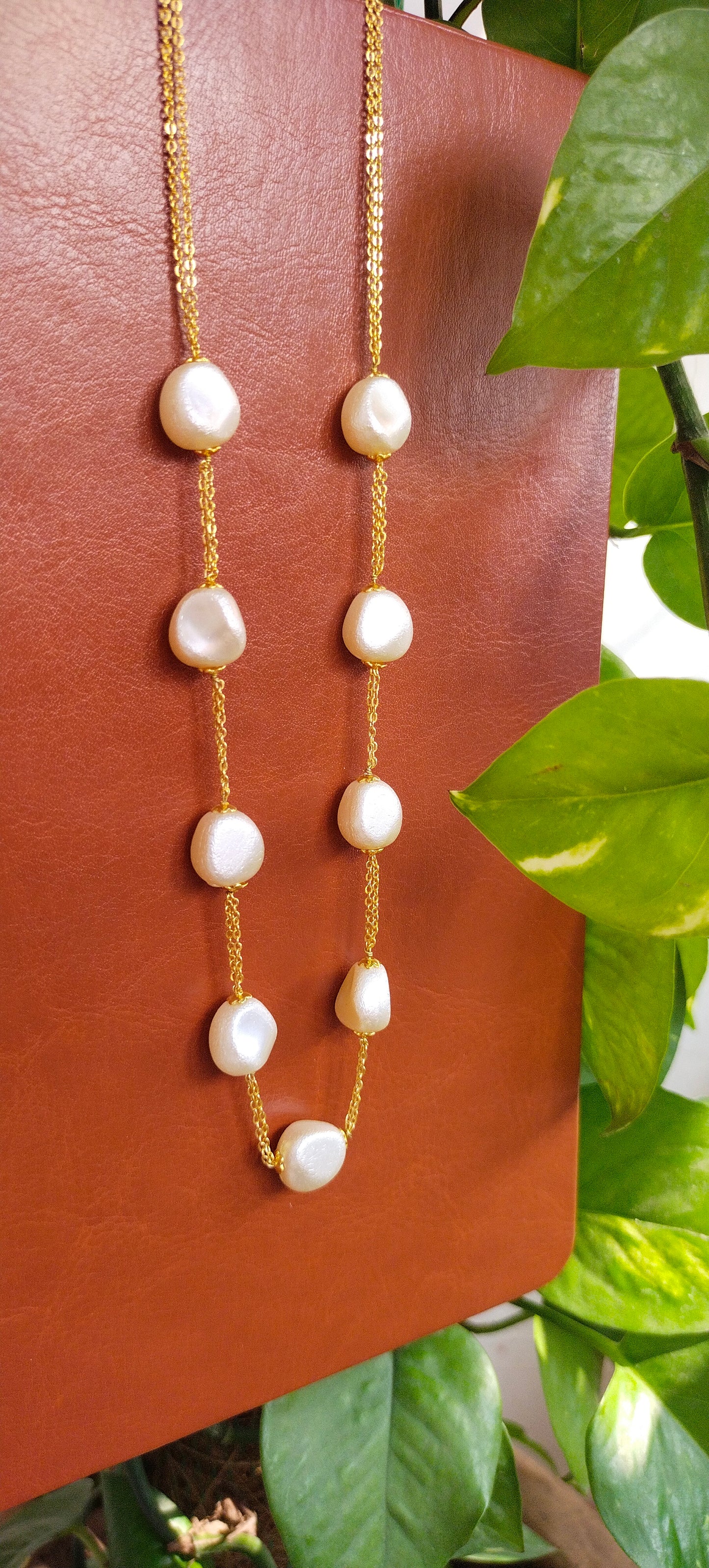 Western Crossover Pearl Chain