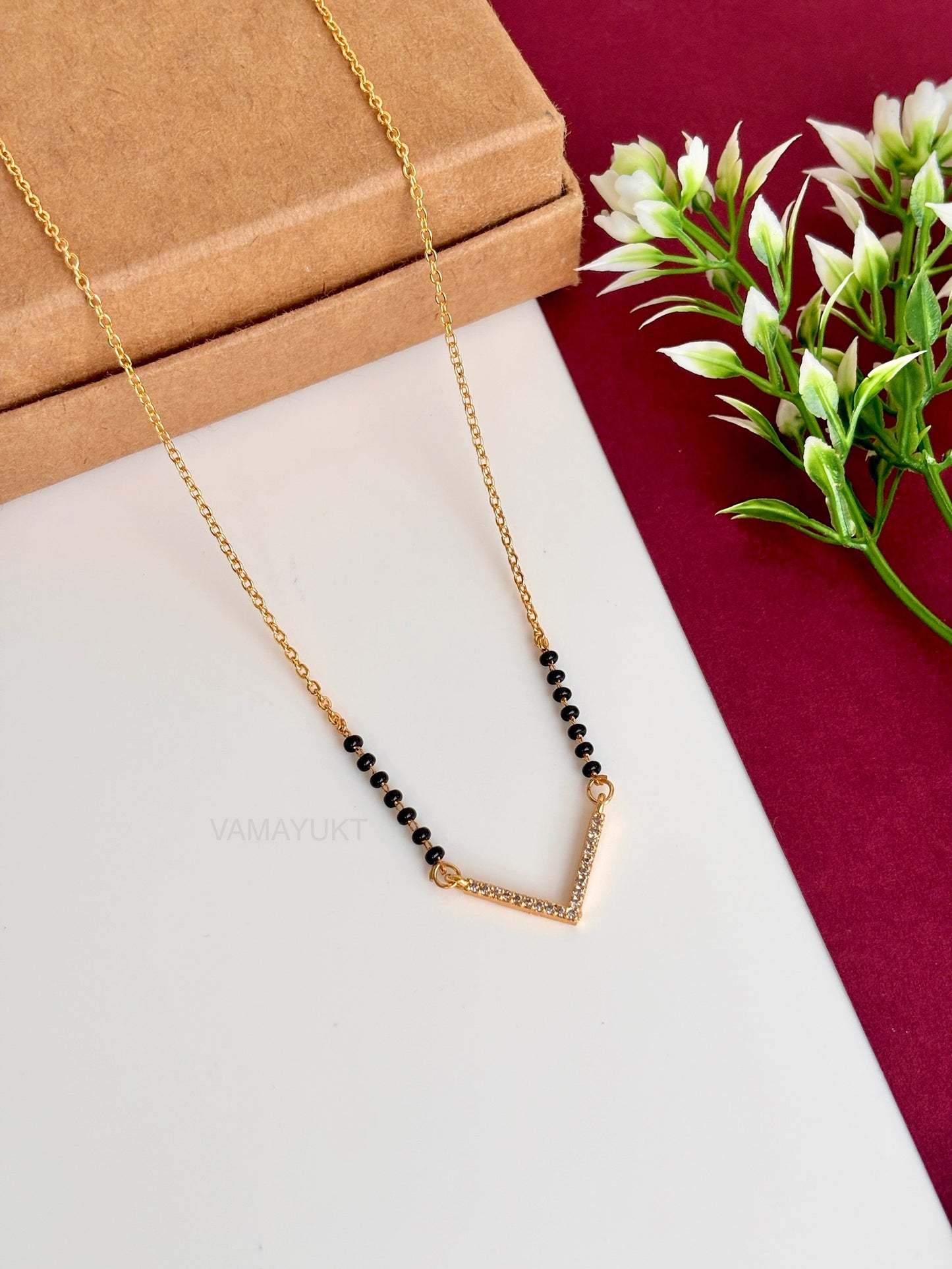 Modern V mangalsutra