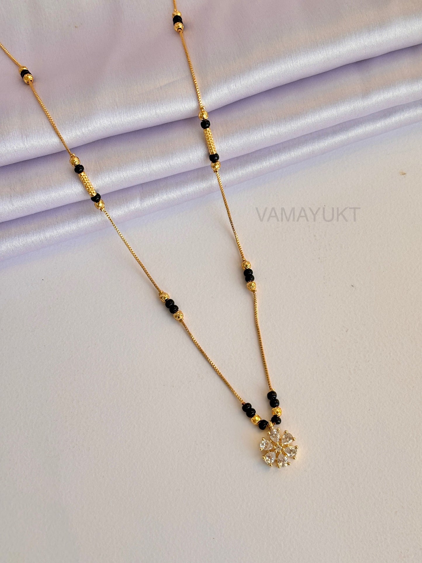 Zuri box chain modern mg