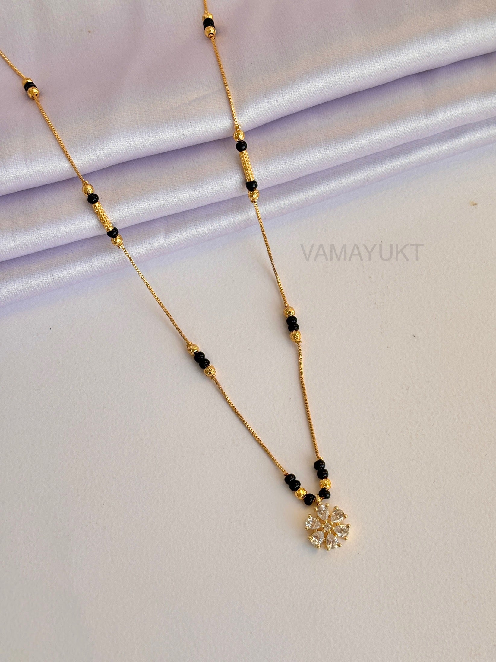 Zuri box chain modern mg