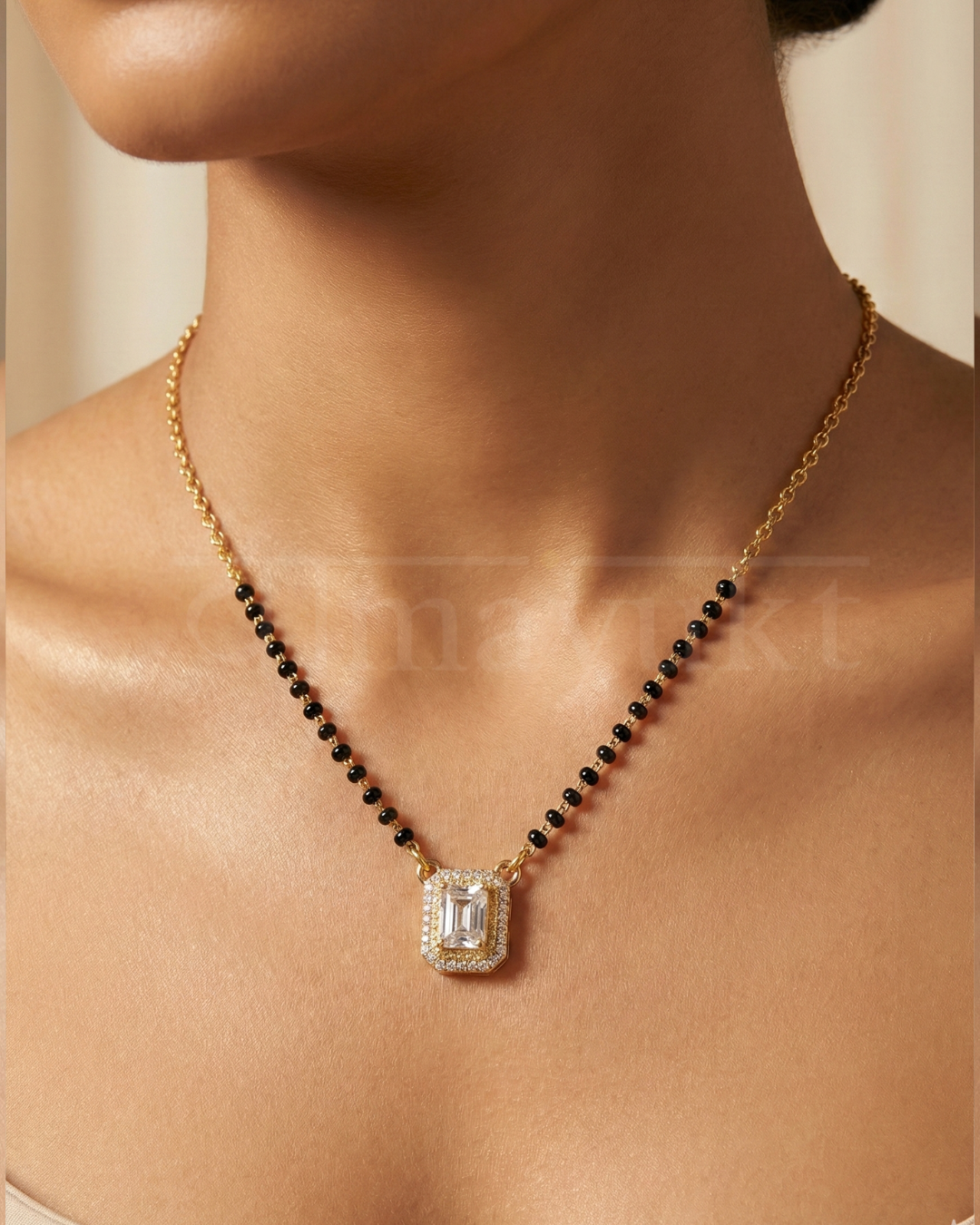 Emerald glow modern mangalsutra