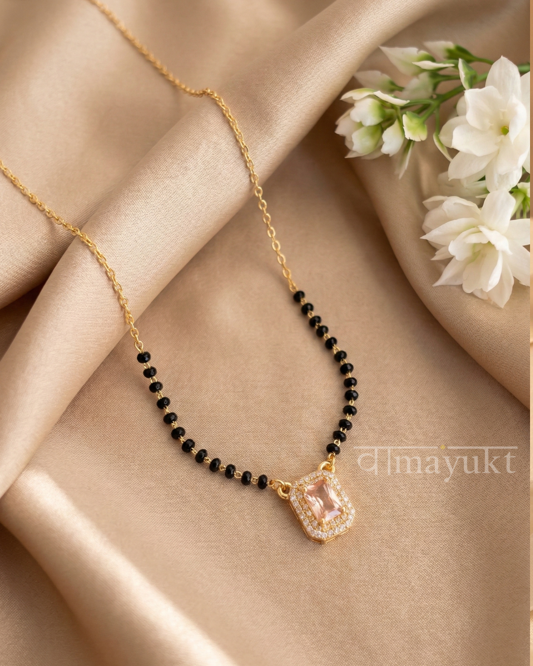 Emerald glow modern mangalsutra