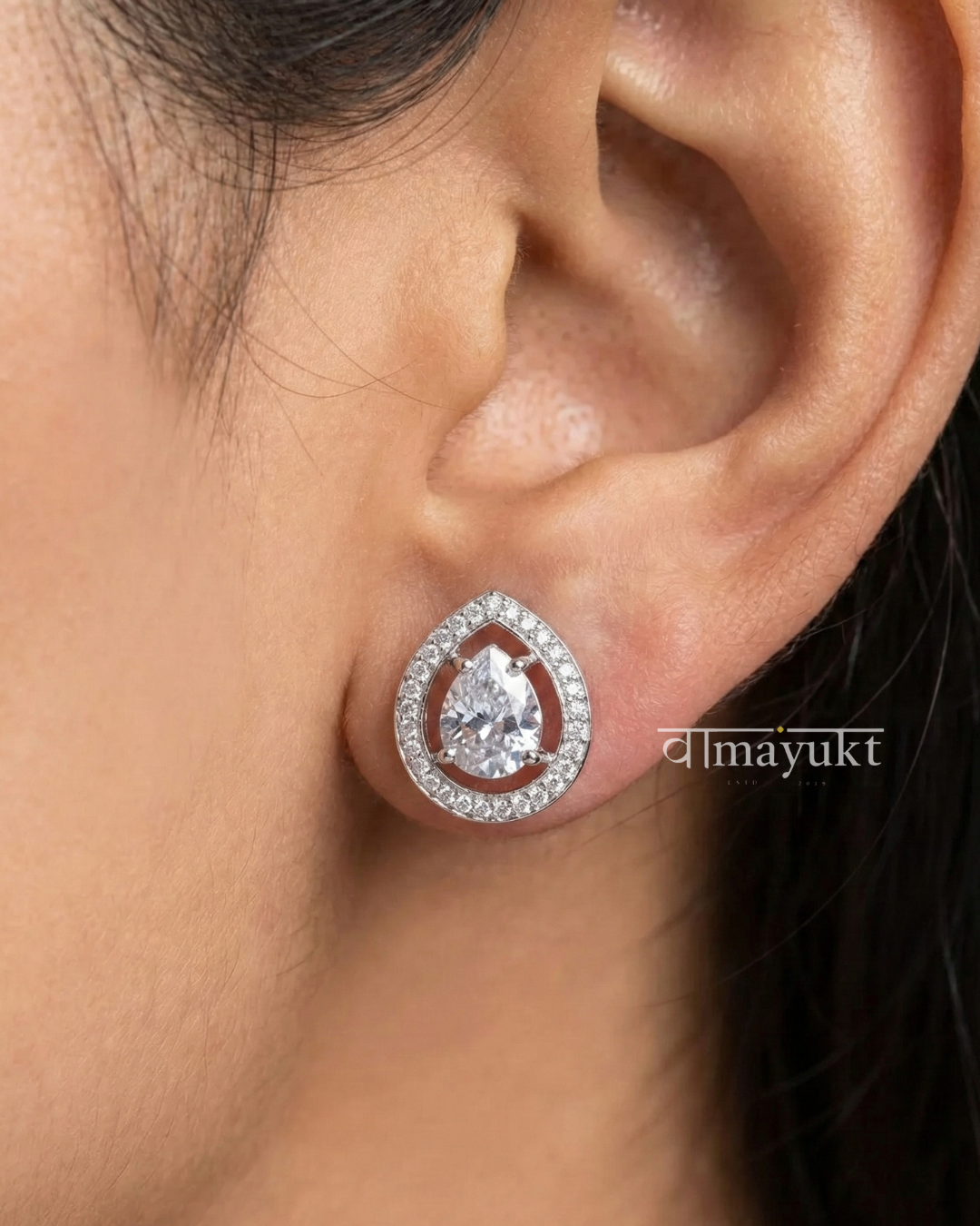 Pear white diamond studd