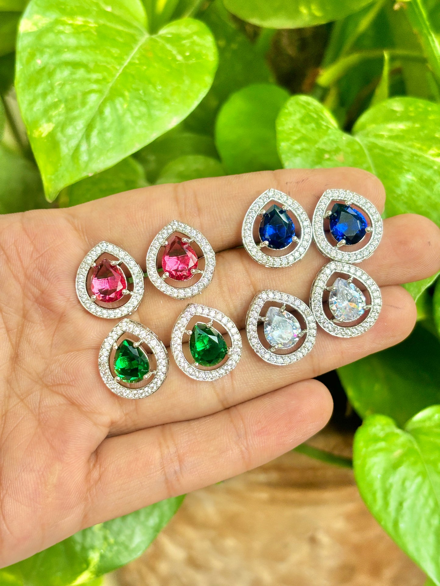pear diamond stud