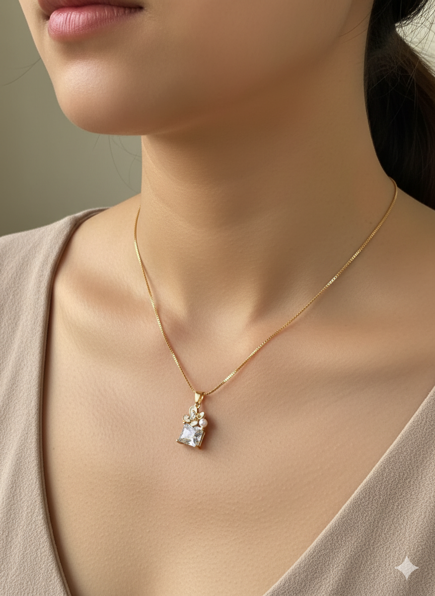Emerald bloom necklace